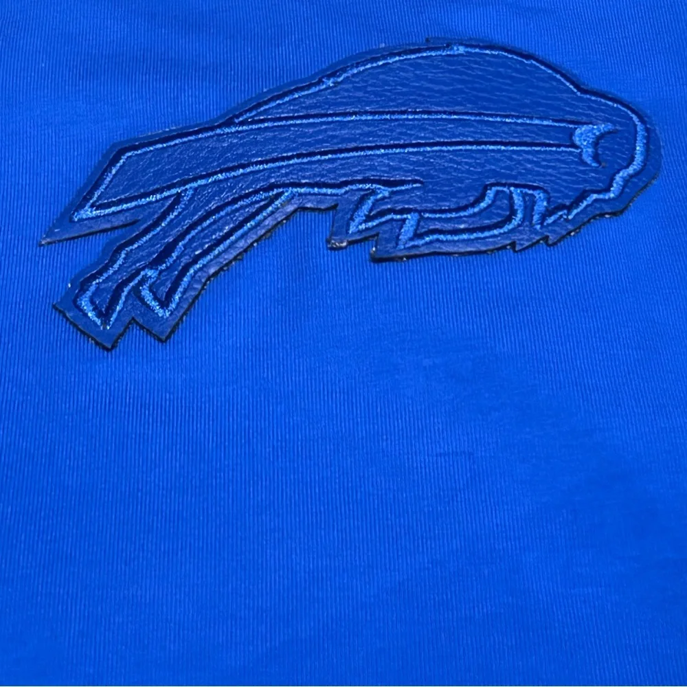 Buffalo Bills Woman’s Cropped T-Shirt (NWT) - Picture 9 of 9